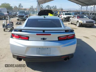 2017 Chevrolet Camaro 1LT z VIN 1G1FB1RS0H0146367, wystawiony jako IAAI lot #42343908 z przebiegiem 82 747 mil mil oraz . Historia ofert i sprzedaży dostępna na DreamBid. Obrazek 16.