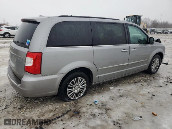 2014 Chrysler Town & Country Touring-L with VIN 2C4RC1CG7ER329627, listed as a Copart auction lot 43019185 with 204,542 mi miles and Clean Title. Bid and sale history available at carsss.com. Image 3.