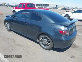 2010 Scion tC z VIN JTKDE3B77A0302913, wystawiony jako IAAI lot #42148963 z przebiegiem 117 394 mil mil oraz . Historia ofert i sprzedaży dostępna na DreamBid. Obrazek 3.
