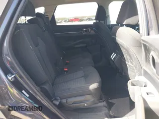 2025 Kia Sorento LX z VIN 5XYRG4JC4SG355799, wystawiony jako IAAI lot #41709416 z przebiegiem 1698 mil mil oraz . Historia ofert i sprzedaży dostępna na DreamBid. Obrazek 8.