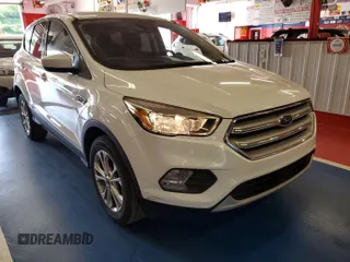 2019 Ford Escape SE z VIN 1FMCU9GD9KUB11829, wystawiony jako IAAI lot #42399993 z przebiegiem 81 910 mil mil oraz . Historia ofert i sprzedaży dostępna na DreamBid. Obrazek 9.