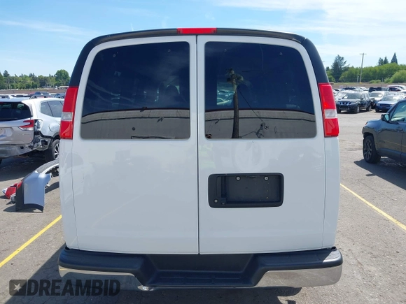 2020 Chevrolet Express Passenger z VIN 1GAWGFFGXL1155840, wystawiony jako IAAI lot #42207765 z przebiegiem 72 439 mil mil oraz . Historia ofert i sprzedaży dostępna na DreamBid. Obrazek 6.