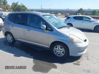 2007 Honda Fit z VIN JHMGD38467S017278, wystawiony jako IAAI lot #42513601 z przebiegiem 107 177 mil mil oraz . Historia ofert i sprzedaży dostępna na DreamBid. Obrazek 1.