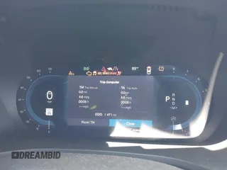 2025 Volvo V60 Plus z VIN YV4L12WK3S2148033, wystawiony jako IAAI lot #42389242 z przebiegiem 1 471 mil mil oraz . Historia ofert i sprzedaży dostępna na DreamBid. Obrazek 7.