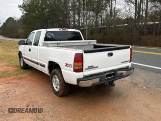 2002 Chevrolet Silverado 1500 LT with VIN 2GCEK19T921312506, listed as a Copart auction lot 48669235 with 245,603 mi miles and Clean Title. Bid and sale history available at carsss.com. Image 3.