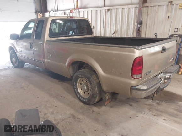 2000 Ford F-250 XL z VIN 1FTNX20F7YEB54544, wystawiony jako IAAI lot #42526065 z przebiegiem 119 737 mil mil oraz . Historia ofert i sprzedaży dostępna na DreamBid. Obrazek 3.