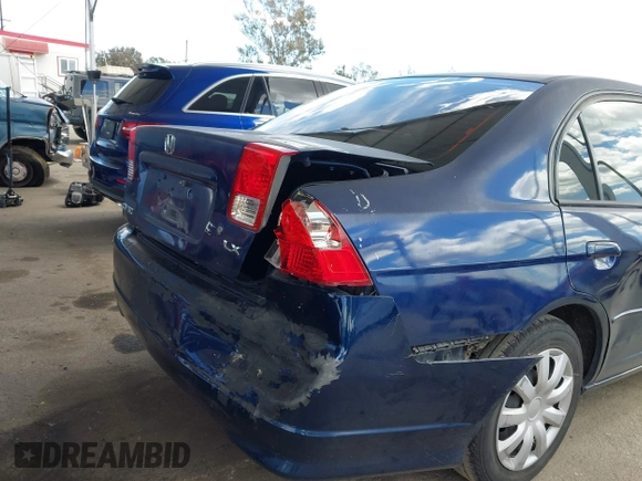 2004 Honda Civic LX with VIN 2HGES16594H583955, listed as a IAAI auction lot 41939041 with 204,308 mi miles. Bid and sale history available at carsss.com. Image 6.