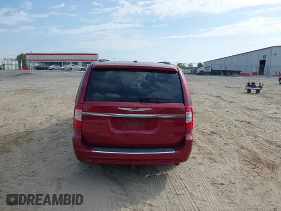 2016 Chrysler Town & Country Touring-L with VIN 2C4RC1CG7GR221690, listed as a IAAI auction lot 42038763 with 188,184 mi miles. Bid and sale history available at carsss.com. Image 16.