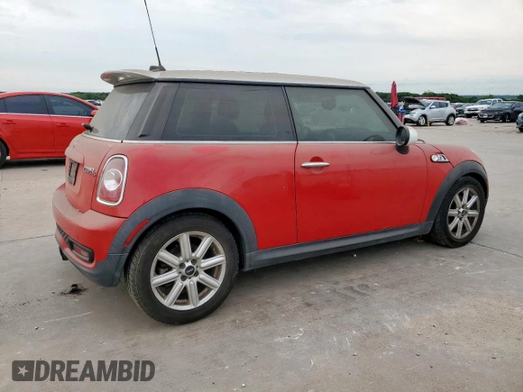 2011 MINI Hardtop S with VIN WMWSV3C5XBTY23021, listed as a Copart auction lot 58786655 with 117,874 mi miles and Clean title. Bid and sale history available at DreamBid. Image 3.
