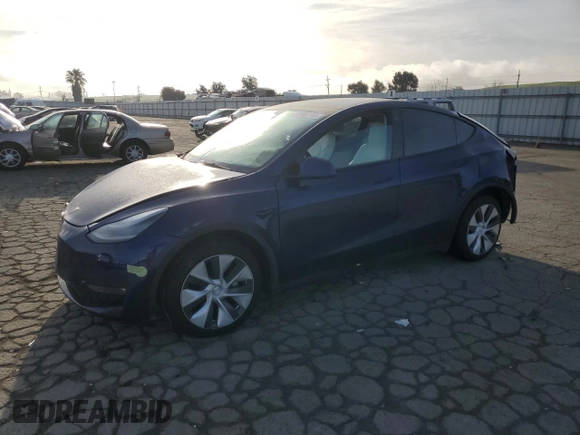2022 Tesla Model Y Long Range with VIN 7SAYGDEE2NF419229, listed as a Copart auction lot 49902165 with 40,369 mi miles and Salvage Title. Bid and sale history available at DreamBid. Image 1.