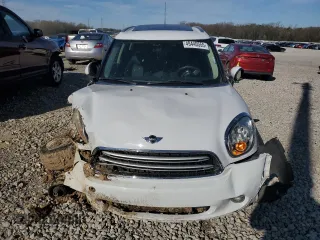 2015 MINI Countryman with VIN WMWZB3C51FWR44600, listed as a Copart auction lot 49440555 with 105,650 mi miles and Clean Title. Bid and sale history available at DreamBid. Image 5.