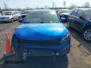 2019 Jeep Compass Latitude z VIN 3C4NJDBB9KT713896, wystawiony jako IAAI lot #42055180 z przebiegiem 67 025 mil mil oraz . Historia ofert i sprzedaży dostępna na DreamBid. Obrazek 13.