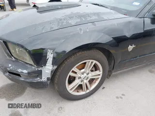 2009 Ford Mustang with VIN 1ZVHT84N995137661, listed as a IAAI auction lot 41380685 with 185,620 mi miles and . Bid and sale history available at DreamBid. Image 13.