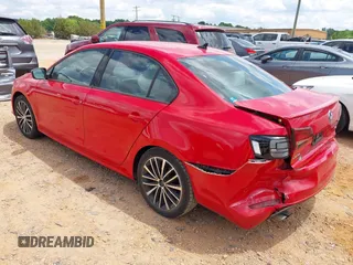 2016 Volkswagen Jetta Sport z VIN 3VWD17AJXGM397980, wystawiony jako IAAI lot #42223826 z przebiegiem 85 915 mil mil oraz . Historia ofert i sprzedaży dostępna na DreamBid. Obrazek 3.