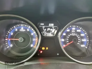 2015 Hyundai Elantra SE z VIN 5NPDH4AE3FH567732, wystawiony jako Copart lot #54558225 z przebiegiem 147 338 mil mil oraz Szkody całkowita. Historia ofert i sprzedaży dostępna na DreamBid. Obrazek 9.