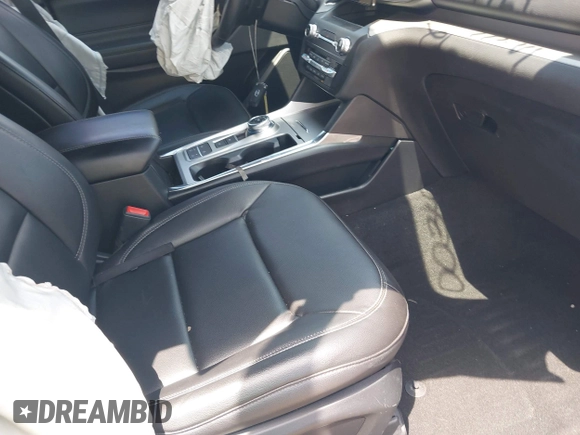 2020 Ford Explorer XLT z VIN 1FMSK7DH7LGB21269, wystawiony jako IAAI lot #42114643 z przebiegiem 69 682 mil mil oraz . Historia ofert i sprzedaży dostępna na DreamBid. Obrazek 5.