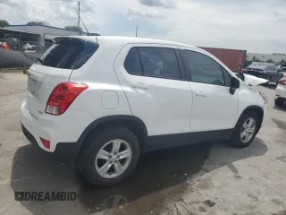 2022 Chevrolet Trax LS z VIN KL7CJKSM7NB530318, wystawiony jako Copart lot #58771845 z przebiegiem 35 691 mil mil oraz Nie do naprawy • Non repairable. Historia ofert i sprzedaży dostępna na DreamBid. Obrazek 3.