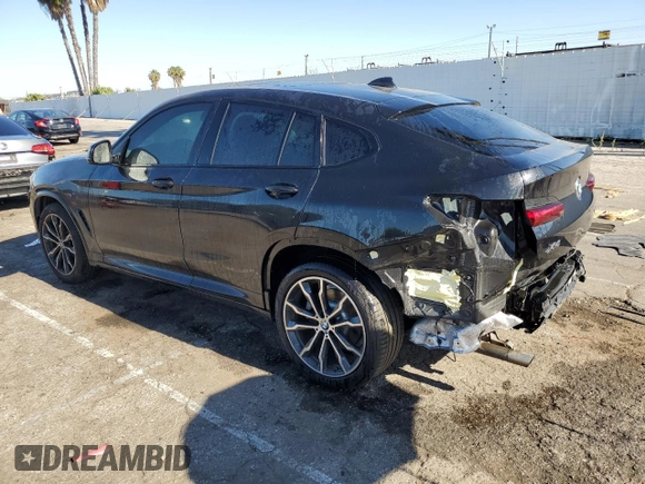2020 BMW X4 xDrive30i with VIN 5UX2V1C0XLLE67281, listed as a Copart auction lot 60082113 with 32,438 mi miles. Bid and sale history available at carsss.com. Image 2.