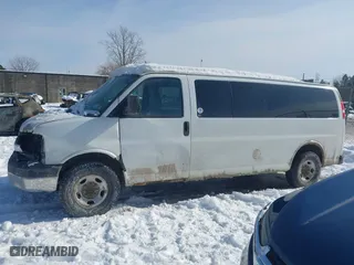 2012 Chevrolet Express Passenger 1LT with VIN 1GAZG1FG0C1150999, listed as a IAAI auction lot 41475070 with 334,911 mi miles. Bid and sale history available at carsss.com. Image 15.