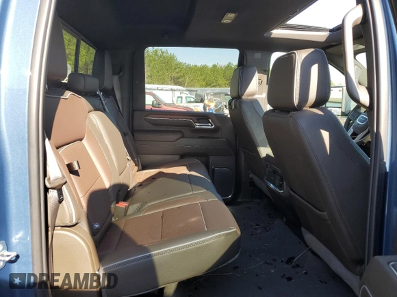 2024 GMC Sierra 2500HD Denali z VIN 1GT49REY5RF381137, wystawiony jako Copart lot #47956675 z przebiegiem 3 299 mil mil oraz Szkoda całkowita • Salvage title. Historia ofert i sprzedaży dostępna na DreamBid. Obrazek 10.