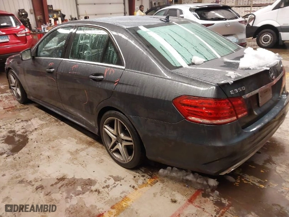 2014 Mercedes-Benz E-Class E 350 Luxury with VIN WDDHF8JB3EA824954, listed as a IAAI auction lot 41556033 with 96,897 mi miles. Bid and sale history available at carsss.com. Image 3.