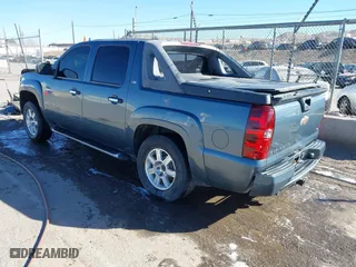 2008 Chevrolet Avalanche LS with VIN 3GNFK12308G226636, listed as a IAAI auction lot 41392242 with 276,774 mi miles. Bid and sale history available at carsss.com. Image 3.