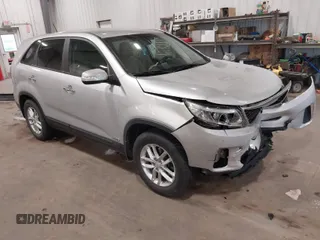 2015 Kia Sorento LX with VIN 5XYKTCA62FG555913, listed as a IAAI auction lot 42069555 with 71,771 mi miles. Bid and sale history available at carsss.com. Image 1.