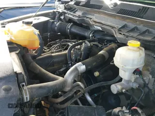 2015 Ram 1500 Laramie Limited z VIN 1C6RR7WM9FS641989, wystawiony jako IAAI lot #42145348 z przebiegiem 208 618 mil mil oraz . Historia ofert i sprzedaży dostępna na DreamBid. Obrazek 19.