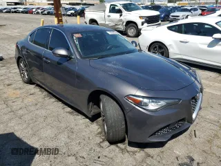 2020 Alfa Romeo Giulia with VIN ZARFAMAN4L7636429, listed as a Copart auction lot 52207245 with 40,677 mi miles and Clean Title. Bid and sale history available at carsss.com. Image 4.