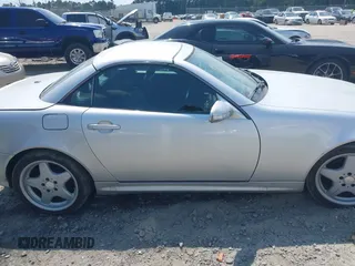 2003 Mercedes-Benz SLK 320 z VIN WDBKK65FX3F289228, wystawiony jako IAAI lot #42584634 z przebiegiem 173 232 mil mil oraz . Historia ofert i sprzedaży dostępna na DreamBid. Obrazek 14.