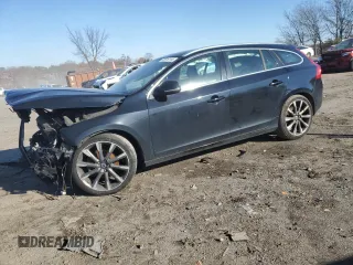 2015 Volvo V60 T5 Drive-E Platinum with VIN YV126MED8F1213723, listed as a Copart auction lot 82616144 with 187,682 mi miles and Salvage Title. Bid and sale history available at carsss.com. Image 1.