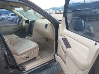 2006 Ford Explorer Limited z VIN 1FMEU75876UB40125, wystawiony jako IAAI lot #42256558 z przebiegiem 150 820 mil mil oraz . Historia ofert i sprzedaży dostępna na DreamBid. Obrazek 5.