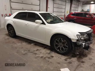 2018 Chrysler 300 S с VIN 2C3CCAGG4JH165662, выставлен на аукционе IAAI как лот 42316104 с пробегом 73 767 миль миль и . История ставок и продаж доступна на DreamBid. Изображение 1.