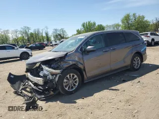 2021 Toyota Sienna LE with VIN 5TDKRKEC4MS011762, listed as a Copart auction lot 54073975 with 42,859 mi miles and Salvage title. Bid and sale history available at DreamBid. Image 1.