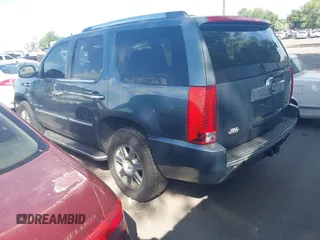 2008 Cadillac Escalade z VIN 1GYFK63878R233500, wystawiony jako IAAI lot #42362921 z przebiegiem 180 487 mil mil oraz . Historia ofert i sprzedaży dostępna na DreamBid. Obrazek 3.