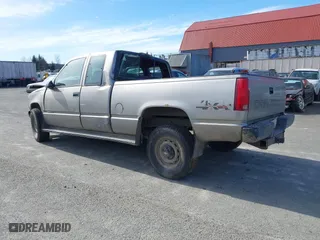 1998 Chevrolet C/K 1500 with VIN 1GCEK19RXWE183622, listed as a IAAI auction lot 41934099 with 175,979 mi miles. Bid and sale history available at carsss.com. Image 3.
