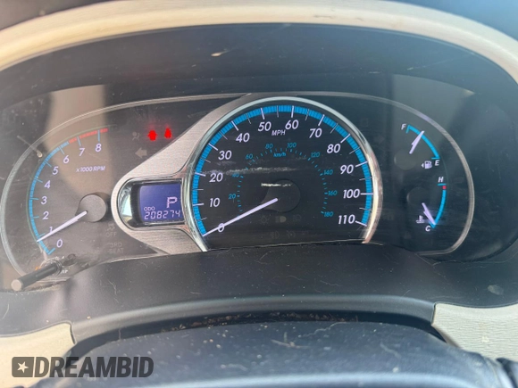 2011 Toyota Sienna XLE with VIN 5TDDK3DC3BS007297, listed as a Copart auction lot 55276405 with 208,274 mi miles and Clean Title. Bid and sale history available at DreamBid. Image 8.