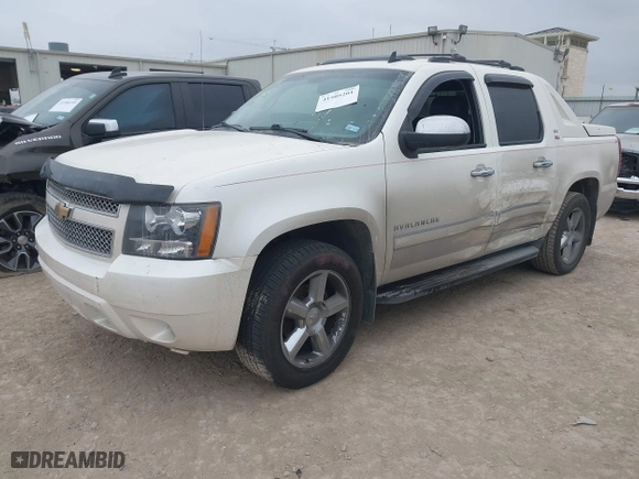 2011 Chevrolet Avalanche LTZ with VIN 3GNTKGE36BG180903, listed as a IAAI auction lot 41505201 with 134,095 mi miles. Bid and sale history available at carsss.com. Image 17.