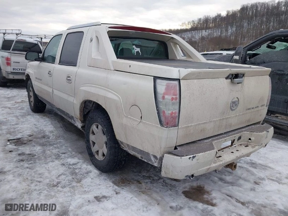 2002 Cadillac Escalade EXT with VIN 3GYEK63N32G339189, listed as a IAAI auction lot 41405674 with 209156 miles. Bid and sale history available at carsss.com. Image 3.