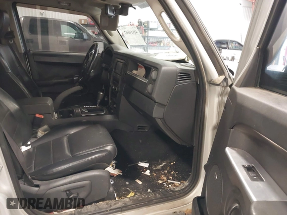 2008 Jeep Commander Sport with VIN 1J8HG48N98C127998, listed as a IAAI auction lot 41616502 with 186,249 mi miles and . Bid and sale history available at DreamBid. Image 5.