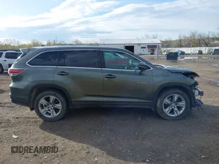 2015 Toyota Highlander Limited z VIN 5TDDKRFH4FS182238, wystawiony jako IAAI lot #42148619 z przebiegiem 136 788 mil mil oraz . Historia ofert i sprzedaży dostępna na DreamBid. Obrazek 14.