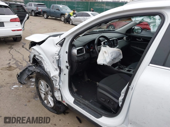 2019 Kia Sorento LX with VIN 5XYPGDA30KG548829, listed as a IAAI auction lot 41560273 with 72,923 mi miles. Bid and sale history available at carsss.com. Image 6.