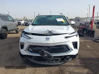 2025 Buick Encore GX Sport Touring с VIN KL4AMDSL4SB011771, выставлен на аукционе IAAI как лот 41718956 с пробегом 15 720 миль миль и . История ставок и продаж доступна на DreamBid. Изображение 13.