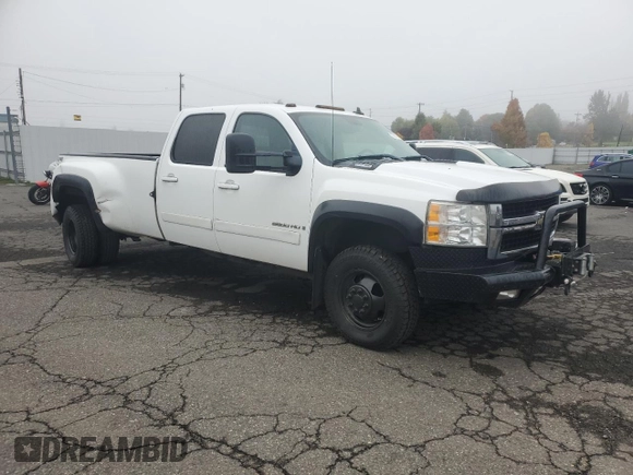 2008 Chevrolet Silverado 3500HD DRW LTZ with VIN 1GCJK33618F206520, listed as a Copart auction lot 77017104 with 132,687 mi miles and Salvage Title. Bid and sale history available at carsss.com. Image 4.