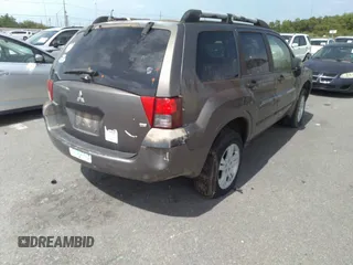 2005 Mitsubishi Endeavor LS with VIN 4A4MM21S65E044878, listed as a IAAI auction lot 40503526 with 186,503 mi miles. Bid and sale history available at carsss.com. Image 4.