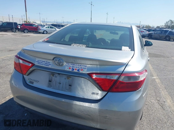 2015 Toyota Camry XLE z VIN 4T1BF1FK1FU040493, wystawiony jako IAAI lot #41767343 z przebiegiem 170 232 mil mil oraz . Historia ofert i sprzedaży dostępna na DreamBid. Obrazek 16.