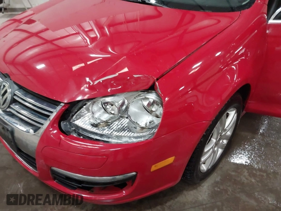 2010 Volkswagen Jetta TDI z VIN 3VWRL7AJ3AM178141, wystawiony jako IAAI lot #41467916 z przebiegiem 225 349 mil mil oraz . Historia ofert i sprzedaży dostępna na DreamBid. Obrazek 6.