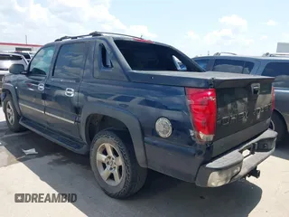 2004 Chevrolet Avalanche with VIN 3GNEC12T04G297967, listed as a IAAI auction lot 42550839 with 179,042 mi miles and . Bid and sale history available at DreamBid. Image 3.