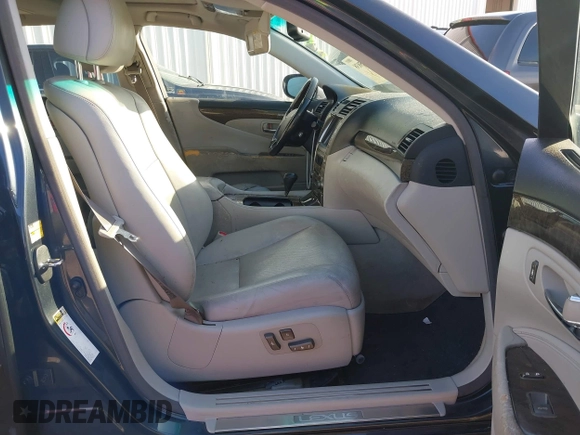 2008 Lexus LS LWB with VIN JTHGL46F885028568, listed as a IAAI auction lot 41615838 with 225,793 mi miles. Bid and sale history available at carsss.com. Image 5.
