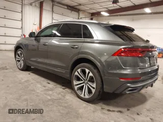 2020 Audi Q8 Prestige z VIN WA1FVAF11LD004003, wystawiony jako IAAI lot #42275194 z przebiegiem 56 045 mil mil oraz . Historia ofert i sprzedaży dostępna na DreamBid. Obrazek 3.